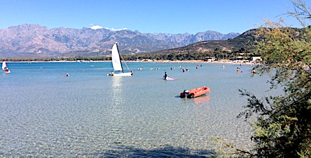 Baignade interdite sur un secteur précis de la plage de Calvi