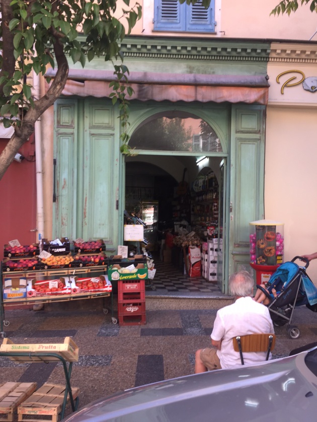 Ajaccio : L’heure de la retraite pour « Nono » de la Piazetta, l’âme du quartier Ajaccio : L’heure de la retraite pour « Nono » de la Piazetta, l’âme du quartier