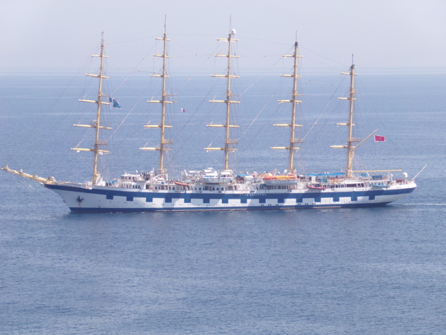 Bastia : Un voilier star dans le port de commerce Bastia : Un voilier star dans le port de commerce