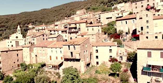 Paesi d'Ulmetu : Un filmettu carcu di soli, mari, è stondi in paesi