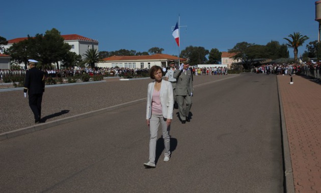 Calvi : Florence Parly, ministre des Armées, a remis la croix de la Valeur militaire au drapeau du 2e REP 