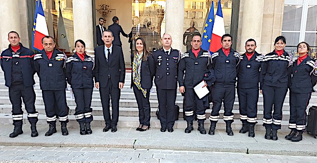 Arrivée au palais de l'élysée de la délégation du SDIS2A avec Charles Voglimacci, président du SDIS et Marie Zuccarelli, 1ère vice-présidente (Sdis2A)