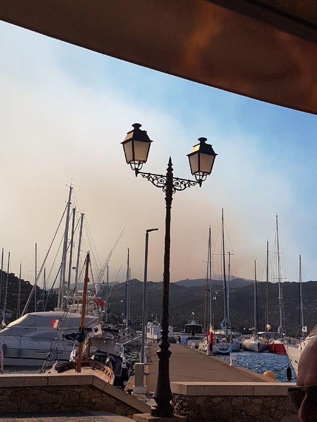 Le feu visible depuis Saint-Florent