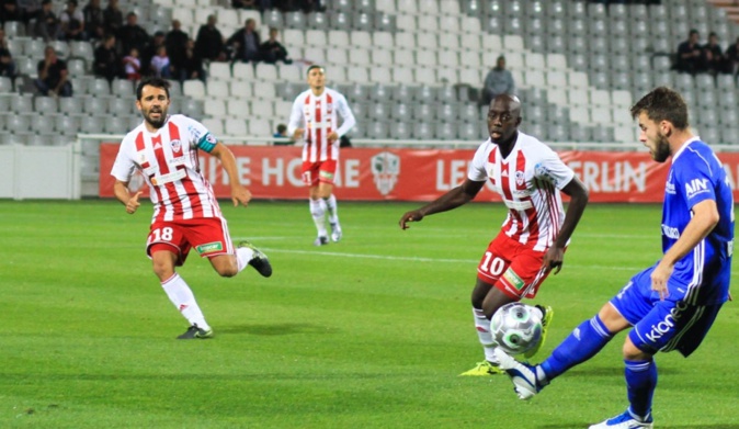 Mauvaise soirée à Lens pour Cavalli et l'ACA Mauvaise soirée à Lens pour Cavalli et l'ACA