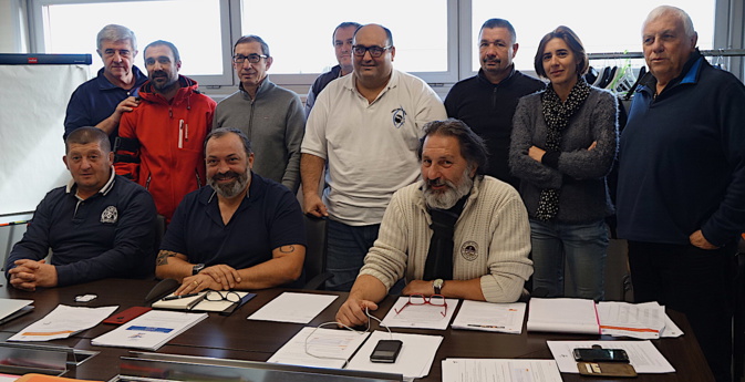 Une partie des élus de la nouvelle ligue corse de Rugby rassemblés autour de Jean-Simon Savelli Une partie des élus de la nouvelle ligue corse de Rugby rassemblés autour de Jean-Simon Savelli