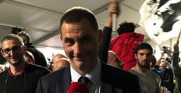 La joie de Gilles Simeoni, leader des Nationalistes corses.