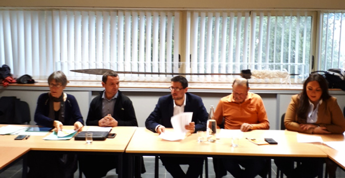 Les élus de la majorité territoriale Pè a Corsica : Agnès Simonpietri, Hyacinthe Vanni, Petr'Anto Tomasi, Marcellu Cesari et Vanina Borromei.