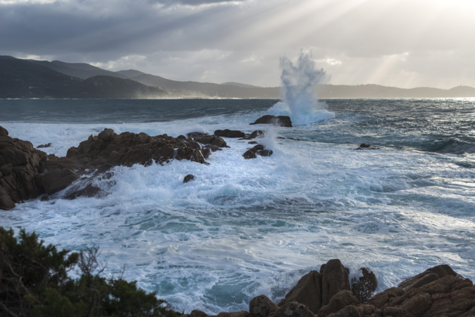 La photo du jour : L'Isulella battue par les vagues La photo du jour : L'Isulella battue par les vagues