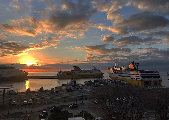 La photo du jour : Quand le soleil se lève sur Bastia