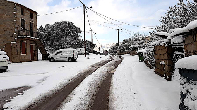 Neige : L'état du réseau routier corse en fin d'après-midi Neige : L'état du réseau routier corse en fin d'après-midi