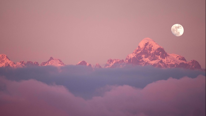 La photo du jour : La Lune et la Paglia Orba