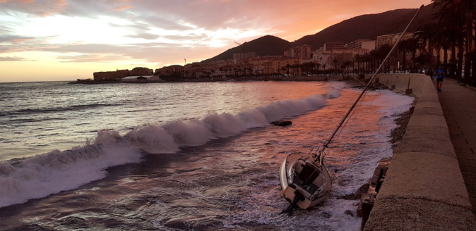 La photo du jour : Lorsque la nuit tombe sur la plage Saint-François à Ajaccio La photo du jour : Lorsque la nuit tombe sur la plage Saint-François à Ajaccio