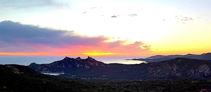 La photo du jour : Coucher de soleil sur le lion Roccapina La photo du jour : Coucher de soleil sur le lion Roccapina