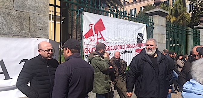 Ils ont manifesté devant la préfecture de Corse : L’inquiétude des agriculteurs