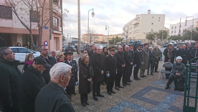Une trentaine de personnes étaient présentes, dont le préfet Bernard Schmeltz, le député Jean-Jacques Ferrara, et le maire ajaccien Laurent Marcangeli.