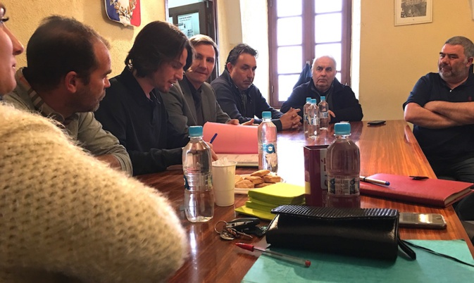 Poste gelé pour l'école d'Aregnu Poste gelé pour l'école d'Aregnu