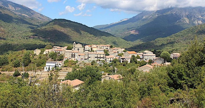 A Cozzano, le pari d’un "smart village" pour l’Université de Corse et le CNRS A Cozzano, le pari d’un "smart village" pour l’Université de Corse et le CNRS