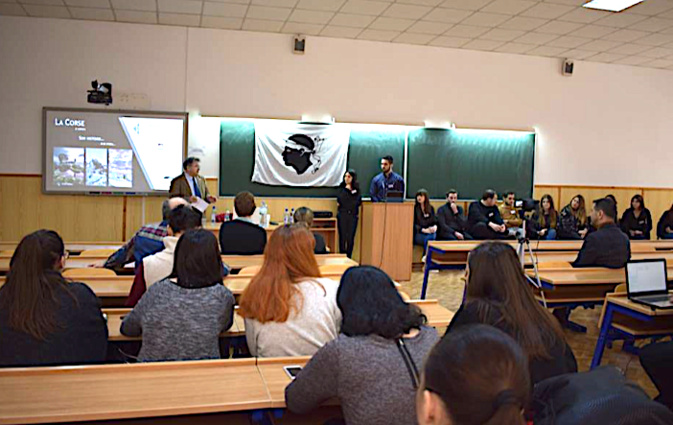 De Corte à Bucarest : La valorisation du patrimoine culturel corse et de l'université de Corse De Corte à Bucarest : La valorisation du patrimoine culturel corse et de l'université de Corse