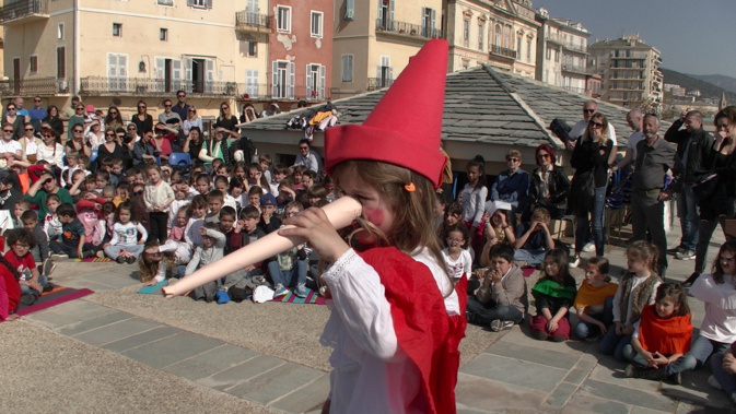 Bastia : Pinocchio, Moby Dick et Pesciu Anguilla investissent le Vieux-Port Bastia : Pinocchio, Moby Dick et Pesciu Anguilla investissent le Vieux-Port