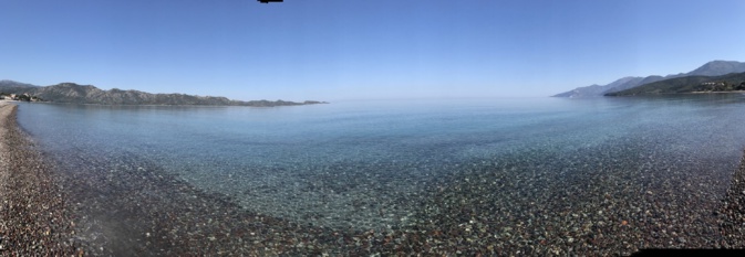 La photo du jour : Les pieds dans l'eau dans le golfe de Saint-Florent