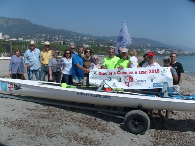 Paul Mattia et Patrick Boni accueillis par leurs proches après 8 jours en mer Paul Mattia et Patrick Boni accueillis par leurs proches après 8 jours en mer