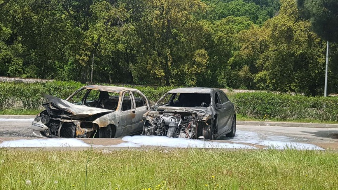 Feux de poubelles dans la région bastiaise, voitures incendiées à Ajaccio