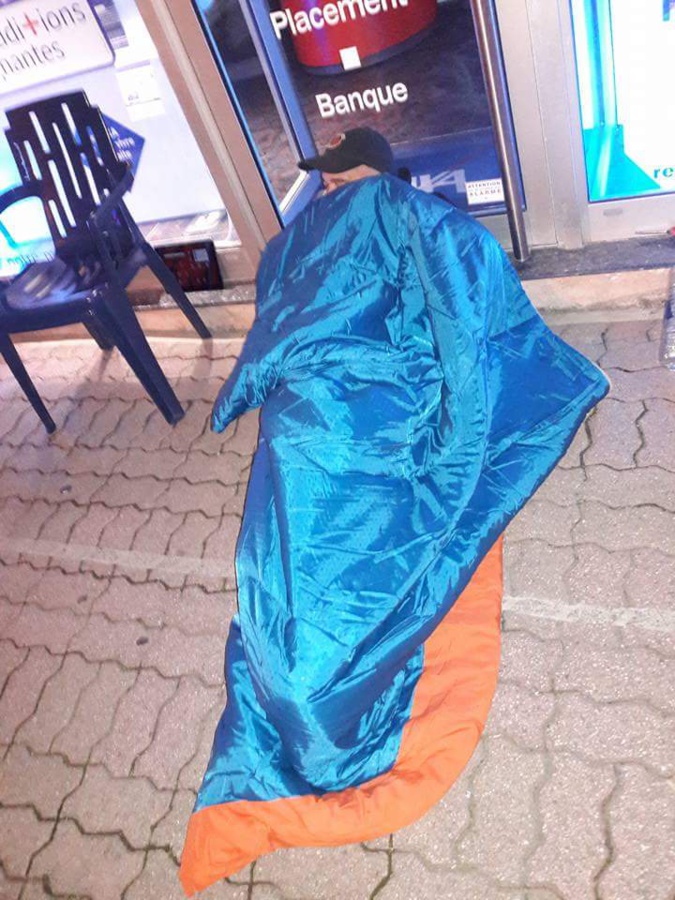 Le gréviste de la faim de Calvi a passé sa première nuit dehors Le gréviste de la faim de Calvi a passé sa première nuit dehors