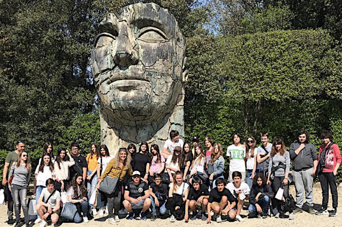 Dalla Corsica alla Toscana : Les collégiens de L'Ile-Rousse à Pise et Florence Dalla Corsica alla Toscana : Les collégiens de L'Ile-Rousse à Pise et Florence
