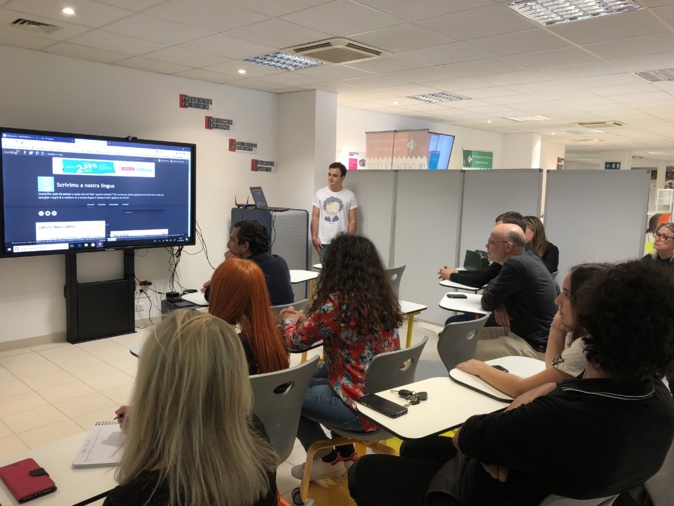 Brandon Andréani a présenté son blog « Scrivimu a nostra lingua » dans les locaux de Canopé. Brandon Andréani a présenté son blog « Scrivimu a nostra lingua » dans les locaux de Canopé.