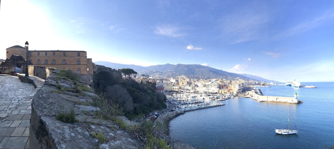 La photo du jour : Du haut des remparts de sa citadelle, Bastia… La photo du jour : Du haut des remparts de sa citadelle, Bastia…