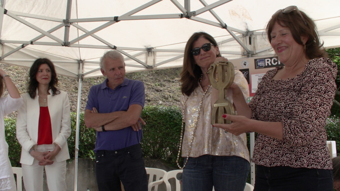 Ariane Chemin et Raphaëlle Bacqué, lauréates du prix "Hervé Ghesquière" Ariane Chemin et Raphaëlle Bacqué, lauréates du prix "Hervé Ghesquière"