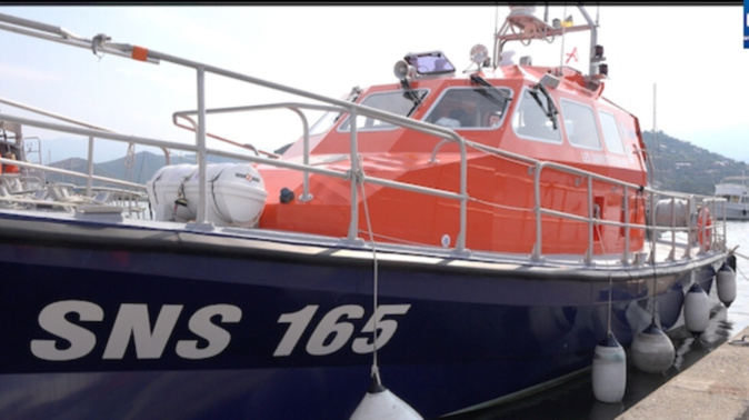 Vedette en feu au large de Saint-Florent : Seul à bord le propriétaire contraint de se jeter à l’eau Vedette en feu au large de Saint-Florent : Seul à bord le propriétaire contraint de se jeter à l’eau