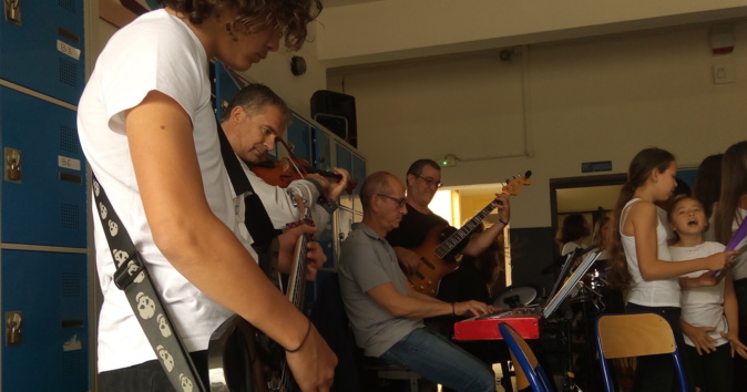Collégiens de L'Ile-Rousse : La fin de l'année scolaire en chantant Collégiens de L'Ile-Rousse : La fin de l'année scolaire en chantant