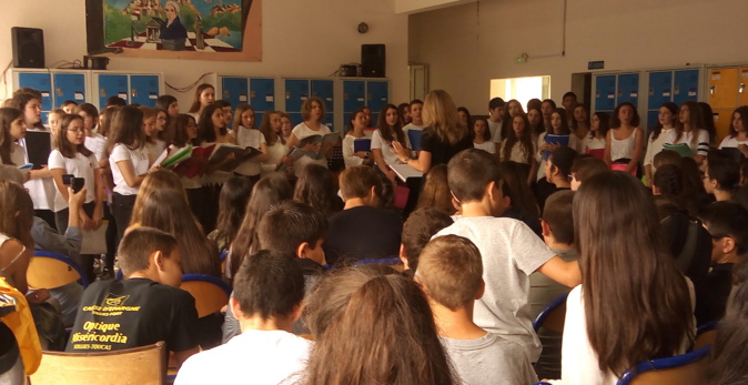 Collégiens de L'Ile-Rousse : La fin de l'année scolaire en chantant Collégiens de L'Ile-Rousse : La fin de l'année scolaire en chantant