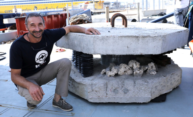 Deux corps morts éco-conçus viennent compléter les récifs artificiels dans le golfe d'Ajaccio Deux corps morts éco-conçus viennent compléter les récifs artificiels dans le golfe d'Ajaccio