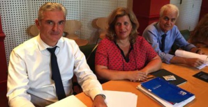 Marie-Thérèse Mariorri, entourée de Xavier Lacombe et Jean-Louis Delpoux.