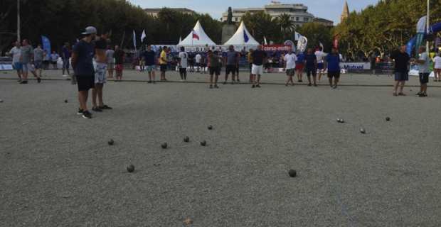 Ca tire, ça pointe, les boules en folie à Bastia