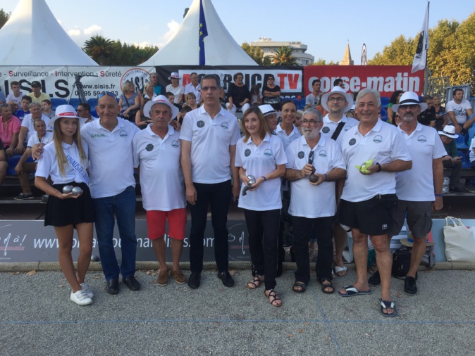 Quelques uns des people qui ont égayé la place St Nicolas Quelques uns des people qui ont égayé la place St Nicolas