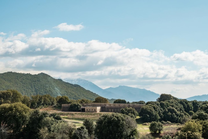 Santa Maria Siche : Avec l'école "A Strega" Amelia Tavella imagine un temple de l'enfance pur et naturel Santa Maria Siche : Avec l'école "A Strega" Amelia Tavella imagine un temple de l'enfance pur et naturel
