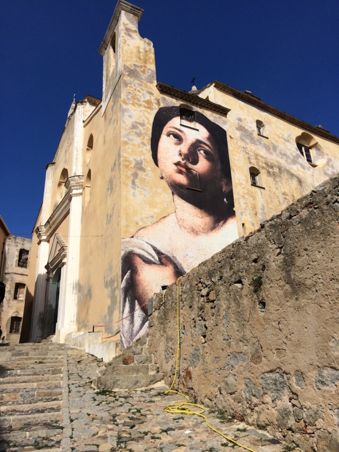 "Outings project" s’installe sur les murs de la citadelle de Calvi "Outings project" s’installe sur les murs de la citadelle de Calvi