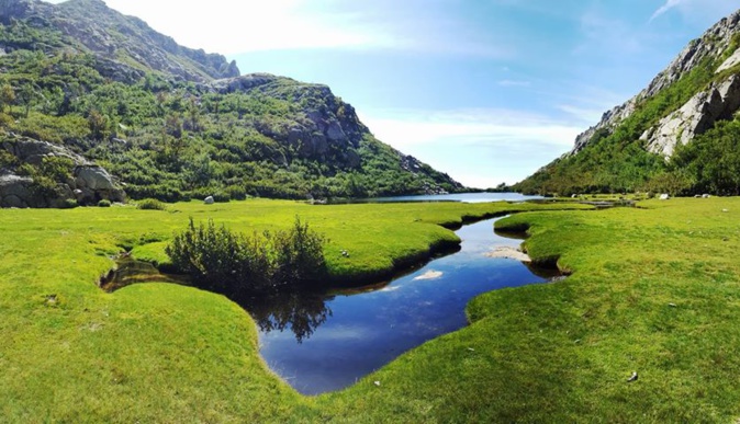 La photo du jour : Superbe lac de Vitalaca La photo du jour : Superbe lac de Vitalaca