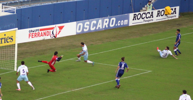 Sporting-Etoile : Le derby pour les "bleus" (3-0) Sporting-Etoile : Le derby pour les "bleus" (3-0)