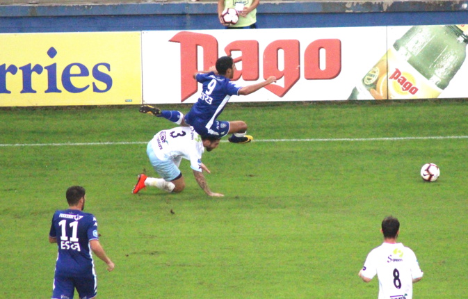 Sporting-Etoile : Le derby pour les "bleus" (3-0) Sporting-Etoile : Le derby pour les "bleus" (3-0)