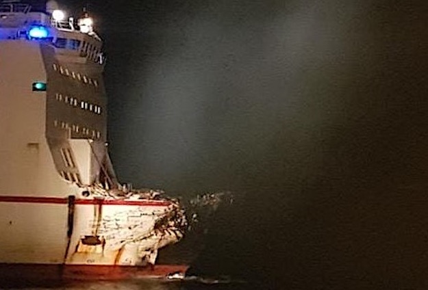 La proue du navire Ulysse @marinenationale