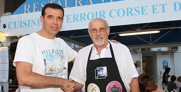Paul Pierinelli, président de l'association du Salon du chocolat et des délices de Corse, avec Michel Grobon