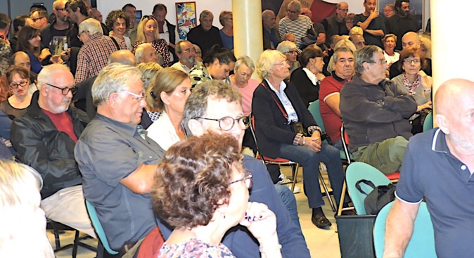 30 000 voitures par jour en été et 10 000 en hiver : Sainte Lucie de Porto-Vecchio veut sa déviation ! 30 000 voitures par jour en été et 10 000 en hiver : Sainte Lucie de Porto-Vecchio veut sa déviation !