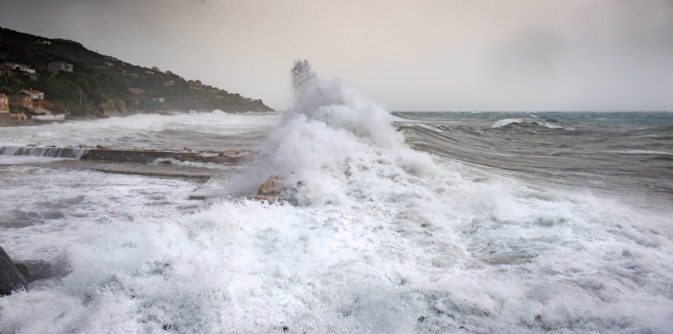 La tempête Adrian sur la Corse : Les images et les vidéos des internautes La tempête Adrian sur la Corse : Les images et les vidéos des internautes