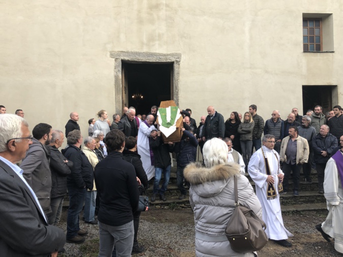 Mondu scemu in Merusaglia per issu Prete chì si n'hè andatu Mondu scemu in Merusaglia per issu Prete chì si n'hè andatu