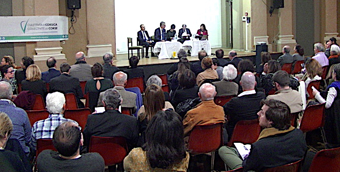 La salle des congrés était pleine pour ce symposium Paoli Napoléon