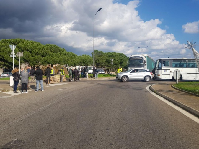 Gilets jaunes en Haute-Corse : Les manifestants toujours mobilisés Gilets jaunes en Haute-Corse : Les manifestants toujours mobilisés